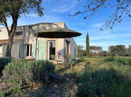 Paisible gîte moderne avec vue sur le Luberon，位于La Motte-dʼAigues的公寓