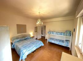 Sunny Room in a cozy Villa，位于斯佩隆加的旅馆
