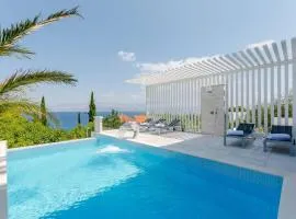 Luxury Villa Pont infinity heated pool