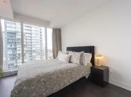 Panoramic View - 2 bed 2 bath 47th floor