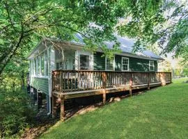 Cozy Cottage w Hot Tub, Fire Pit, WiFi & Sunroom!