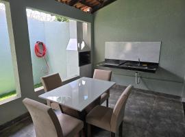 Casa completa em Aparecida de Goiânia，位于阿帕雷西达迪戈亚尼亚的度假屋