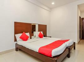 Collection O Hotel Happy Stay Near Hyderabad Central，位于AmeerpetBegumpet的酒店