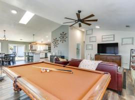Quiet Redding Getaway about 7 Mi to Downtown!