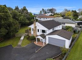 Rest & Relax Villa Whangarei，位于旺阿雷的酒店