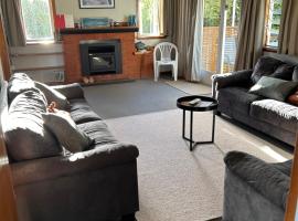 Rest & Relax Villa Whangarei，位于旺阿雷的旅馆