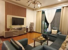 De Leon Staycation at Vista de Loro，位于Ternate的酒店