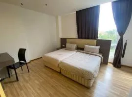 A313B Entire Room in Ayer Keroh