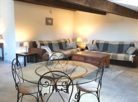 'Au Coeur des Vignes' - private apartment & garden，位于Magalas的酒店
