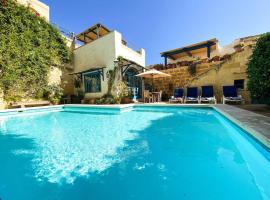 Ta'Giannmarie Farmhouse.Traditional farmhouse with large private pool.，位于Għajn Melel的酒店