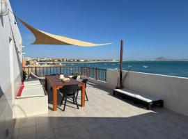 Casa Tud Dret - sea front apartments，位于萨尔雷的酒店