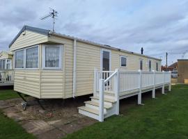 Seaview Ingoldmells Bromley 10 Berth 4 Bedrooms Central heated，位于英戈尔德梅尔斯的酒店