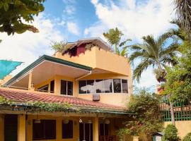 Abihon HoferHaus Mactan Guesthouse，位于Lapu Lapu City的宠物友好酒店