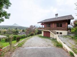 Chalet de Charme avec vue spendide，位于芒通圣贝尔纳的乡村别墅