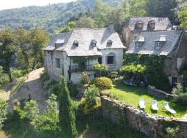 LA MAISON TREBUC, avec magnifique vue，位于Montézic的酒店