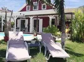 Villa de caractère ,3 étoiles, avec piscine, jardin et plage à 200m