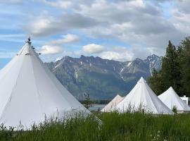 Lulu's Glamping Tents and Events with Exceptional River View，位于帕尔默的豪华帐篷