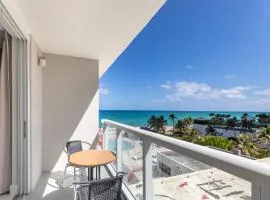 Sunny Isles Beach Resort Studio with Ocean Views
