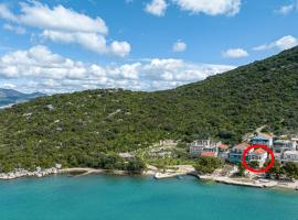 Apartments by the sea Luka Dubrava, Peljesac - 14187，位于普特尼科维奇的酒店