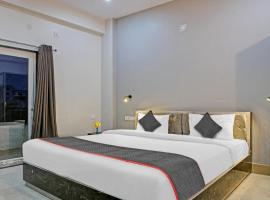 Super Townhouse 1935 Hotel Navneeta Grand，位于Kakarmatha的酒店