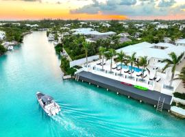 Luxurious Waterfront Sunset Bay Villa