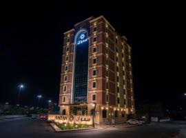 Sumo inn Hotel，位于奈季兰的带停车场的酒店