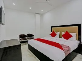 OYO Flagship Red Apple Homes