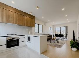 Brand New 3Bedroom Retreat in South Auckland，位于Takanini的酒店