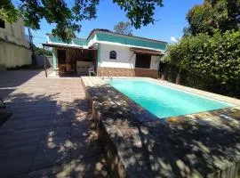 Casa espaçosa com Piscina e Churrasqueira em Penedo