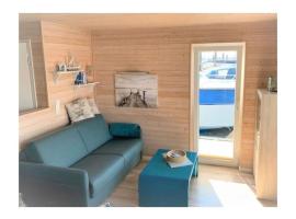 Bosse" Comfortable holiday residence"，位于Burgstaaken的船屋