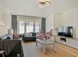 Huswell - Summer-house with sunny garden nearby beach，位于克诺克－海斯特的酒店