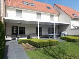 Delicious house for 8 persons with sunny-garden in Duinbergen