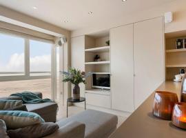 Unique 2 bedroom apartment with sea-view nearby the centre of Knokke，位于克诺克－海斯特的酒店