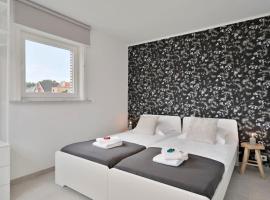 Huswell - Spacious bungalow with garden near the beach & sea