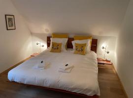 Huswell - Two guest-rooms in stylish villa - free bikes，位于布鲁日的酒店