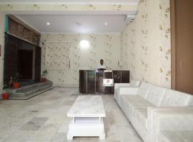 Hotel Paradise Residency，位于Rāmnagar的酒店