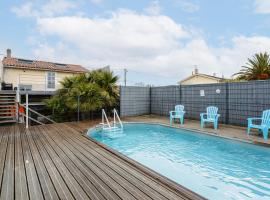 Maison Boyardville Piscine，位于奥雷龙圣乔治的带泳池的酒店