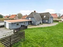 Stunning Home In Skærbæk With Wifi