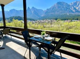 Busteni Mountain View Suites by the River - EV Plug，位于布什泰尼的酒店