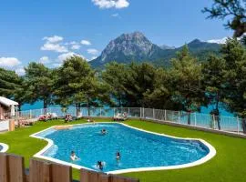 Holiday Home Mobilhome Luxe 4 personnes 2 chambres by Interhome