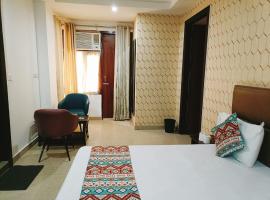 Hotel AMBS suites A family Hotel Near Delhi Airport，位于新德里的宠物友好酒店