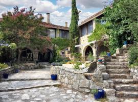 Maison familiale avec piscine partagée à Saint-André-de-Cruzières，位于Saint-André-de-Cruzières的酒店
