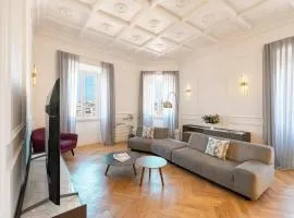 SJR Luxury Apartment Trevi Fountain