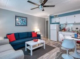 Madeira Beach Sunset Beach Suites - Suite 5! Pet Friendly and Steps to the Beach!