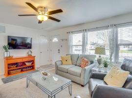 Charming Orem Home with Yard - Near BYU and UVU!，位于奥勒姆的度假屋