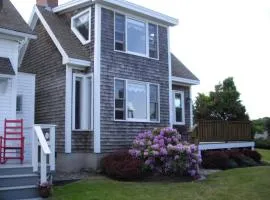 Perkins Cove Gem - Q934 Brought to you by GetAway Vacations