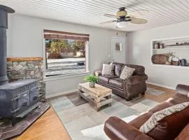 4th Ave Hideaway - Cozy home with spacious yard