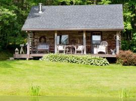 Cozy Cottage on Pond