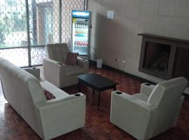 MUNDO HOSTAL，位于危地马拉拉奥罗拉国际机场 - GUA附近的酒店