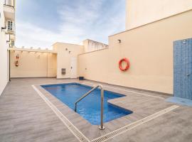 Amazing Apartment In Fuente De Piedra With Outdoor Swimming Pool，位于丰特-德彼德拉的酒店
